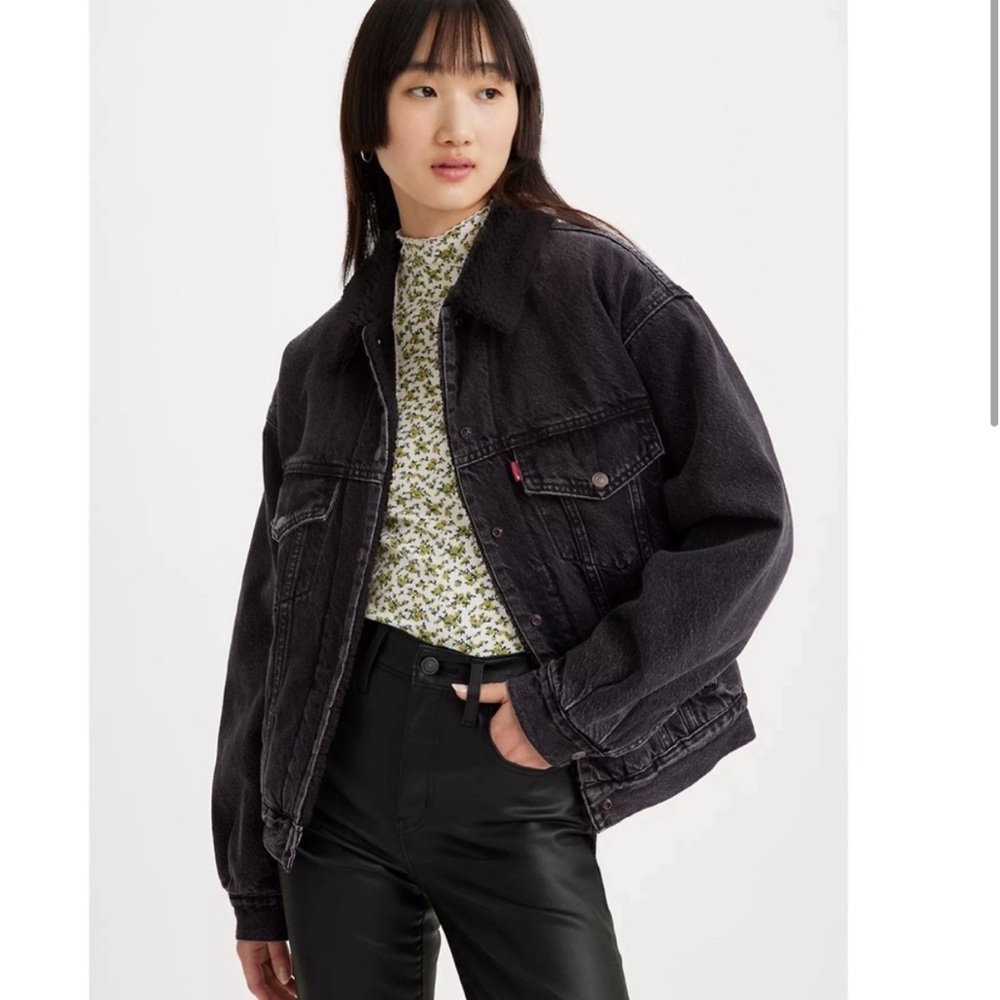 Levi’s Sherpa trucker jacket (unused)